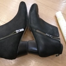 How to clean ankle boot